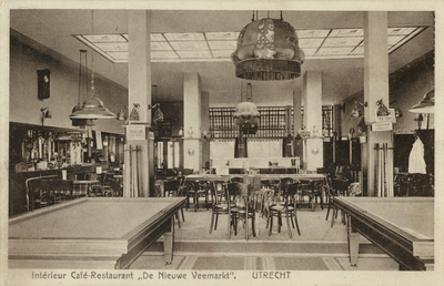 711133 Reclameprentbriefkaart van “De Nieuwe Veemarkt”, Café-Restaurant, [uitbater: W.Fr. Maatman], Croeselaan 117 te ...